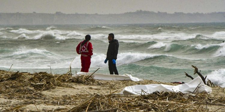 Naufragio Crotone, Emergency: “Tragedia attesa e che si può ripetere”