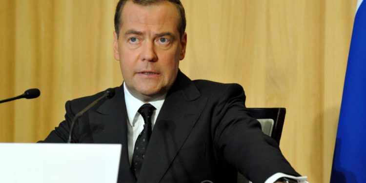 Ucraina, Medvedev: “Con Biden rischio terza guerra mondiale per demenza e distrazione”