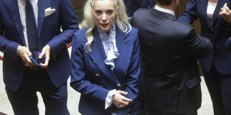 Berlusconi assolto, Fascina: “Verità e giustizia hanno prevalso”