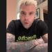 Fedez rompe silenzio social: “Inchiesta tv per scoprire se sono gay…”