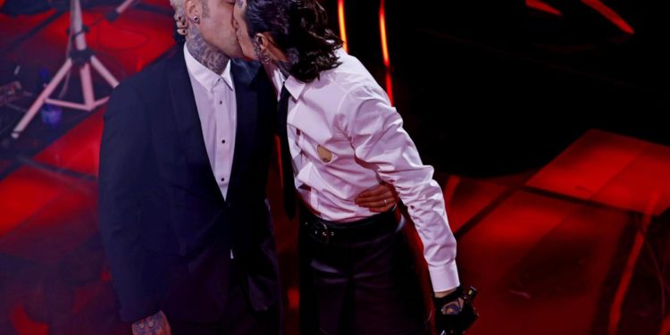 Sanremo 2023, Giovanardi: “Su Rosa Chemical indignazione generale”