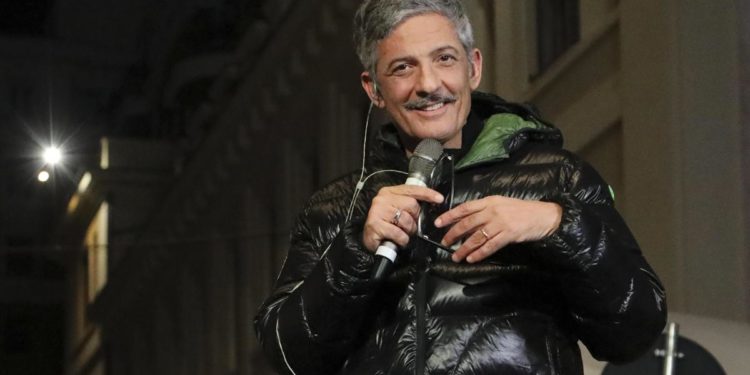 Sanremo 2023, ironia Fiorello: “Swiffer polemiche ha colpito ancora”