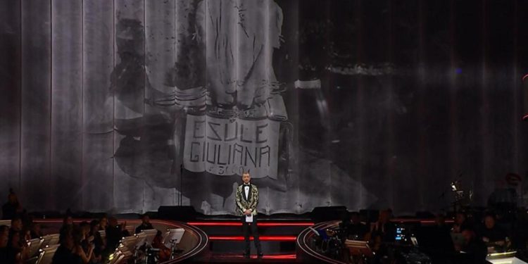 Sanremo 2023, Amadeus ricorda le Foibe: “La libertà non si conquista rimuovendo”