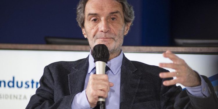 Elezioni Lombardia: cosa dice Fontana su ritardo treni, diritto allo studio, lgbt