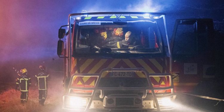 Francia, scoppia incendio in casa: morti mamma e 7 figli