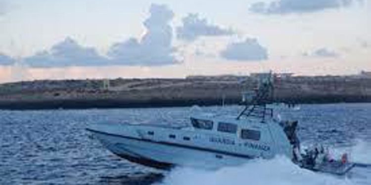 Migranti, ripescato cadavere in decomposizione al largo di Lampedusa