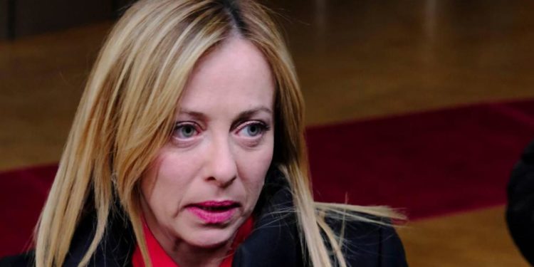 Ucraina, Meloni al G7: “Contrastare la narrazione di Putin”