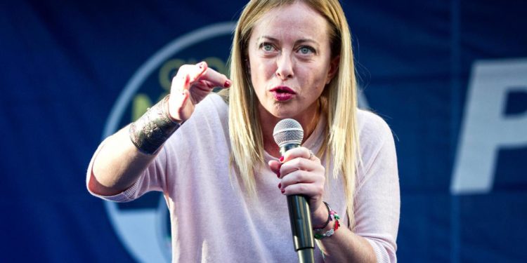 Governo, Meloni: “Riforme attese da decenni, farle è sfida che si vince insieme”