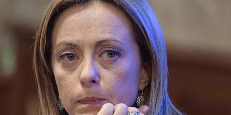 Primarie Pd 2023, Meloni: “Spero che una donna aiuti sinistra a guardare avanti”