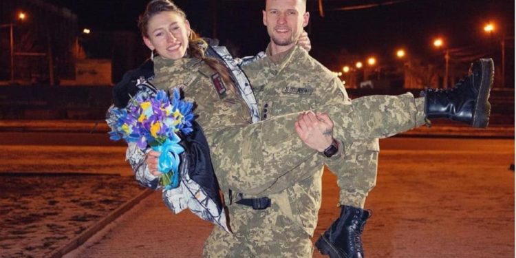 Giulia Schiff si sposa in Ucraina, nuova vita per la foreign fighter italiana