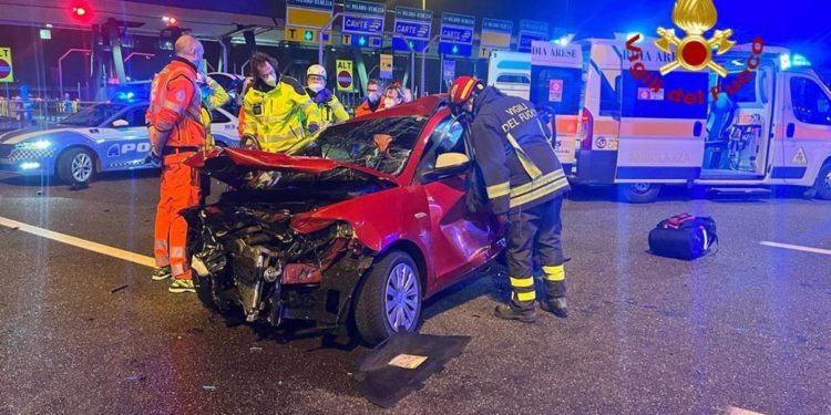 Incidente sulla A4, auto tamponata al casello: morte due donne
