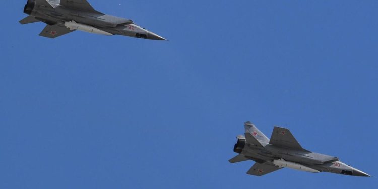 Romania, oggetto non identificato in volo: la difesa invia due Mig