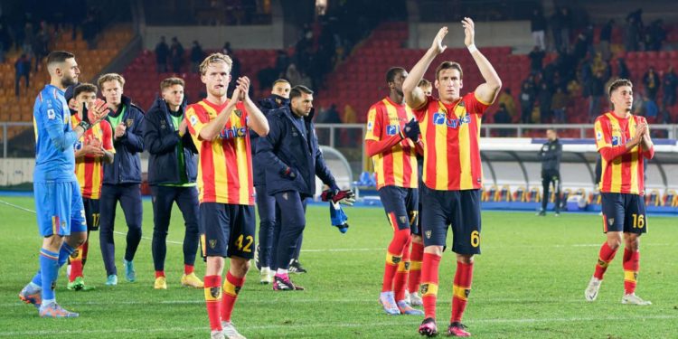 Lecce-Roma 1-1, gol di Baschirotto e Dybala