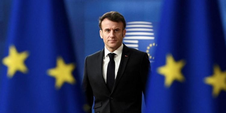 Macron: “Se l’Europa si vuole poter difendere deve anche armarsi”