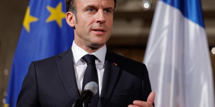 Ucraina, Macron: “Solo la diplomazia può porre fine alla guerra”