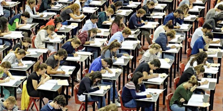 Università, Schillaci: “Possibile ampliamento accessi a Medicina”