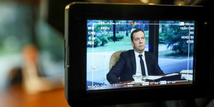 Ucraina, Medvedev: “Fine Kiev inevitabile, Occidente assisterà alla sua morte”