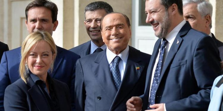 Centrodestra ancora in crescita al 48,2%, Pd in recupero su M5S