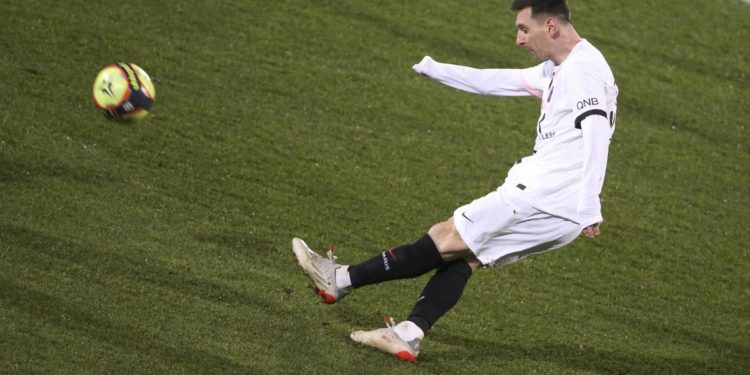 Messi-Psg proseguono i colloqui sul contratto, Campos: “Stiamo trattando”