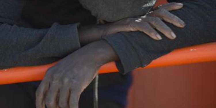 Migranti, 8 cadaveri su barchino a Lampedusa