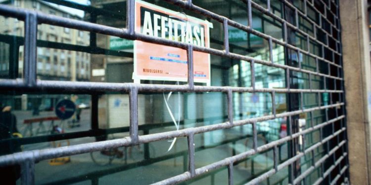 La crisi del commercio, sono spariti 100mila negozi in dieci anni