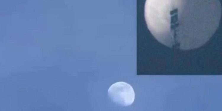 Usa, Biden: “3 oggetti abbattuti molto probabilmente palloni società private”