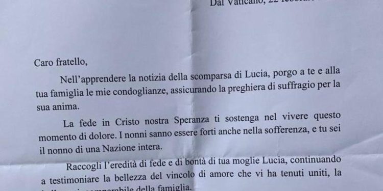 Papa scrive a Banfi per la morte della moglie: “Nonni forti anche nella sofferenza”