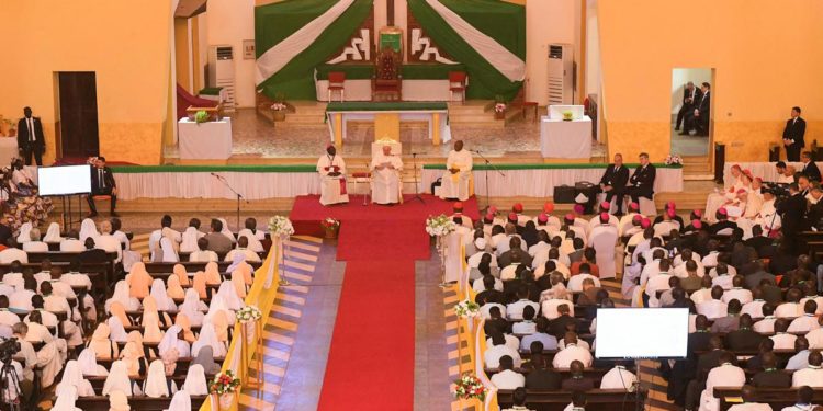 Sud Sudan, Papa ai sacerdoti: “Sostenere con la preghiera le lotte del popolo”