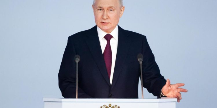 Ucraina, Putin: “Russia non ha iniziato guerra, usa forza per finirla”