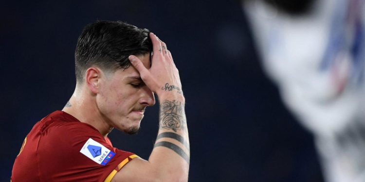 Roma, Zaniolo in lista Uefa ma resta fuori da progetto: sarà 30 giorni a riposo