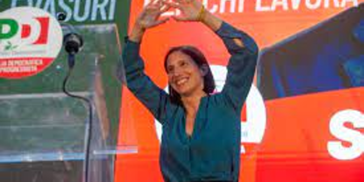 Pd, Schlein star alla Camera: foto e abbracci in Transatlantico