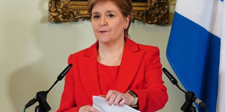 Scozia, dimissioni a sorpresa per la premier Sturgeon