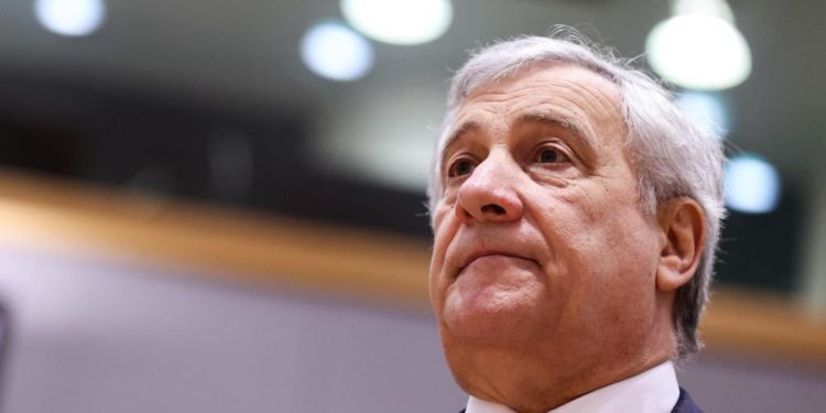 Ucraina, Tajani: “Per Berlusconi Putin è grande delusione, no contatti tra i due”