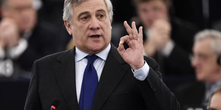 Ucraina, Tajani: “Difendiamo Kiev perché vogliamo la pace”