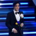 Sanremo 2023, con Tananai sul palco i colori dell’Ucraina