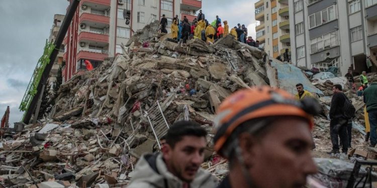 Terremoto Turchia, bilancio sale a 43.556 morti