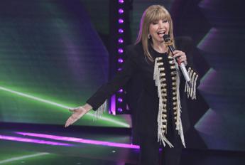 Ascolti tv Rai, quasi 3 milioni di telespettatori per Il Cantante Mascherato