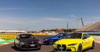 BMW Driving Experience: debuttano in pista la i4 M50 e la iX1