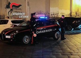 Catania, 50enne aggredito con due coltellate in provincia: due fermati