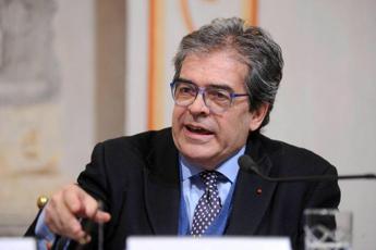 Catania, Enzo Bianco scioglie riserva: “Mi candido a sindaco”