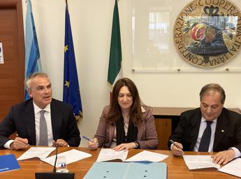 ‘Con carenza camici a rischio obiettivi Pnrr’, accordo cooperative-Ordini