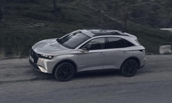 DS Automobile lancia la nuova collezione Esprit De Voyage