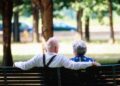 Edward e Annamaria, un amore senza limiti: ogni giorno 10 km a piedi per tenere la mano in Rsa