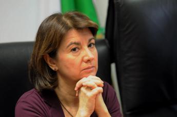 Festa della mamma, Roccella: “Oggi maternità è minacciata da utero in affitto”