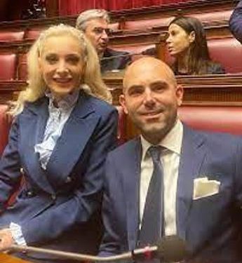 Forza Italia, l’azzurro Ferrante vicino a Fascina: “Partito non è diventato meloniana”