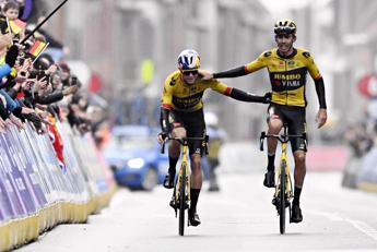 Laporte vince Gand-Wevelgem 2023, Ganna cade
