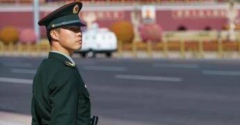 Le mire della Cina su Okinawa, aereo militare punta radar contro jet del Giappone