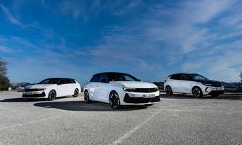Opel GSe: elettrificazione e tecnologia all’avanguardia