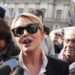 Pascale contro Salvini: “Omofobo come tutti i sovranisti”. E lui replica