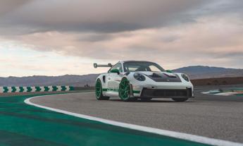 Porsche 911 GT3 RS: nuovo pacchetto Tributo to Carrera RS